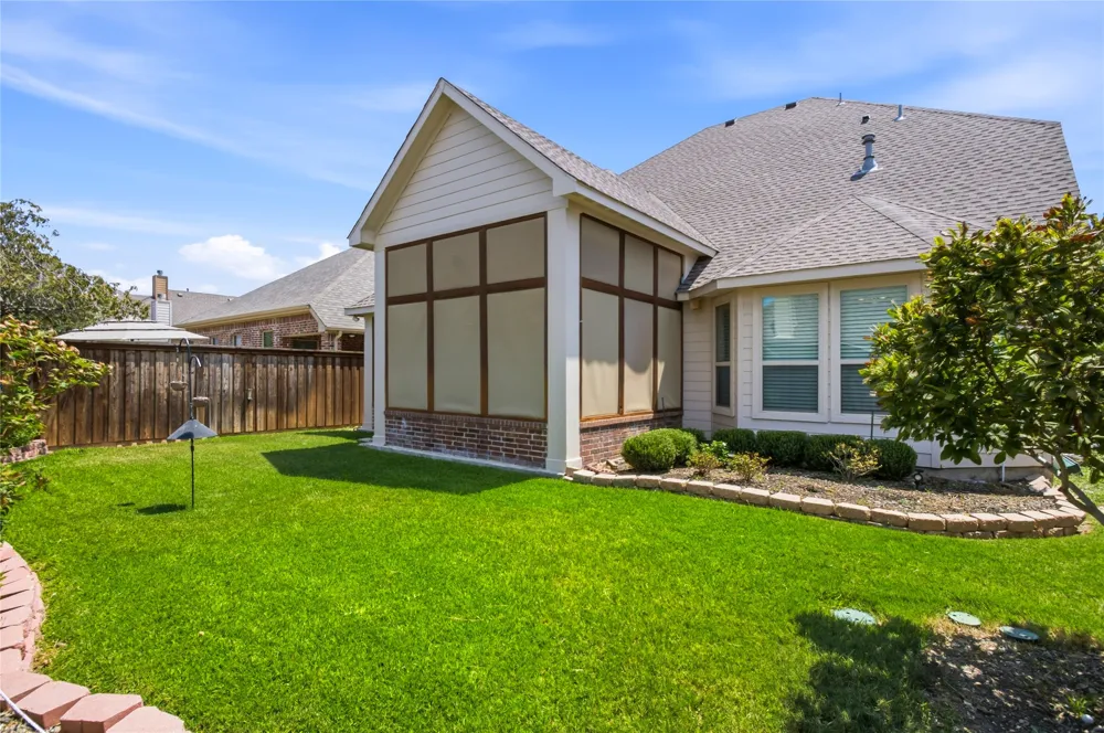 921 Viburnum Drive Fort Worth, TX 76131
