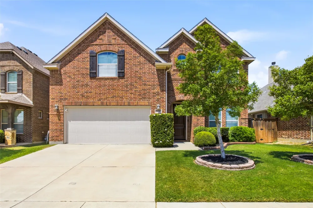 921 Viburnum Drive Fort Worth, TX 76131