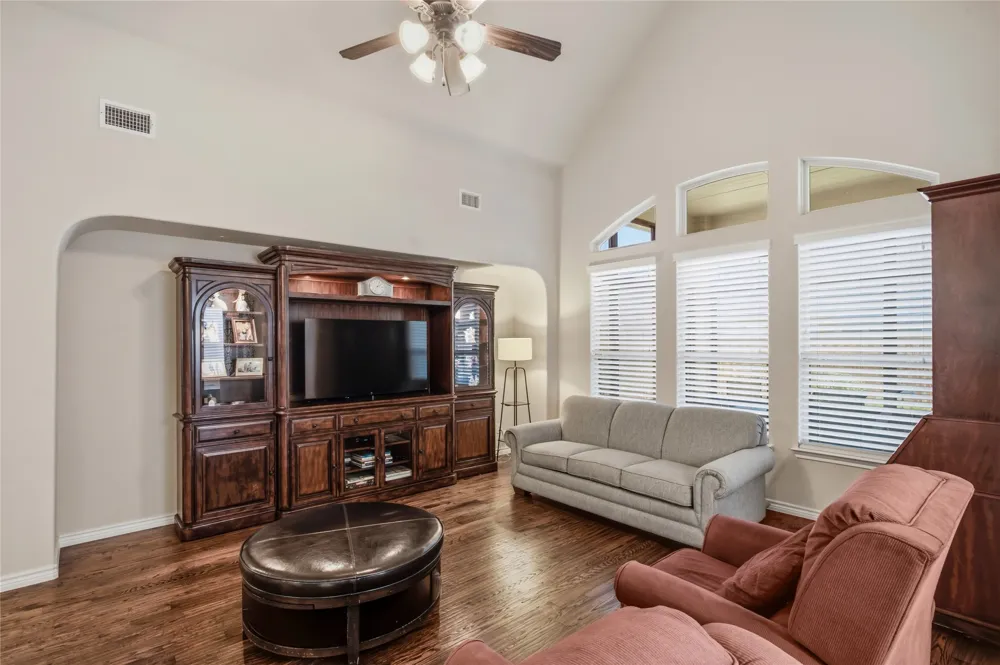921 Viburnum Drive Fort Worth, TX 76131