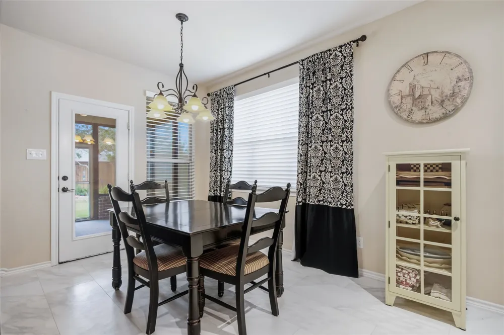 921 Viburnum Drive Fort Worth, TX 76131