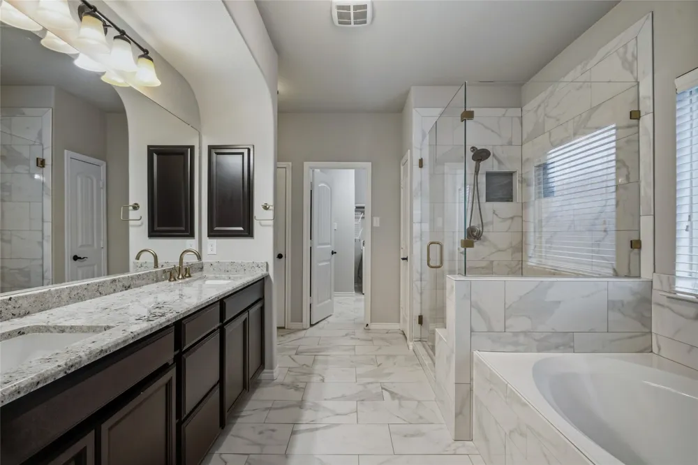 921 Viburnum Drive Fort Worth, TX 76131