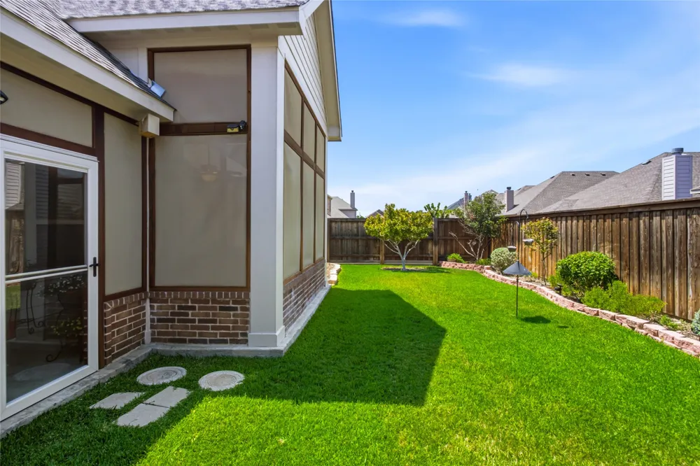 921 Viburnum Drive Fort Worth, TX 76131