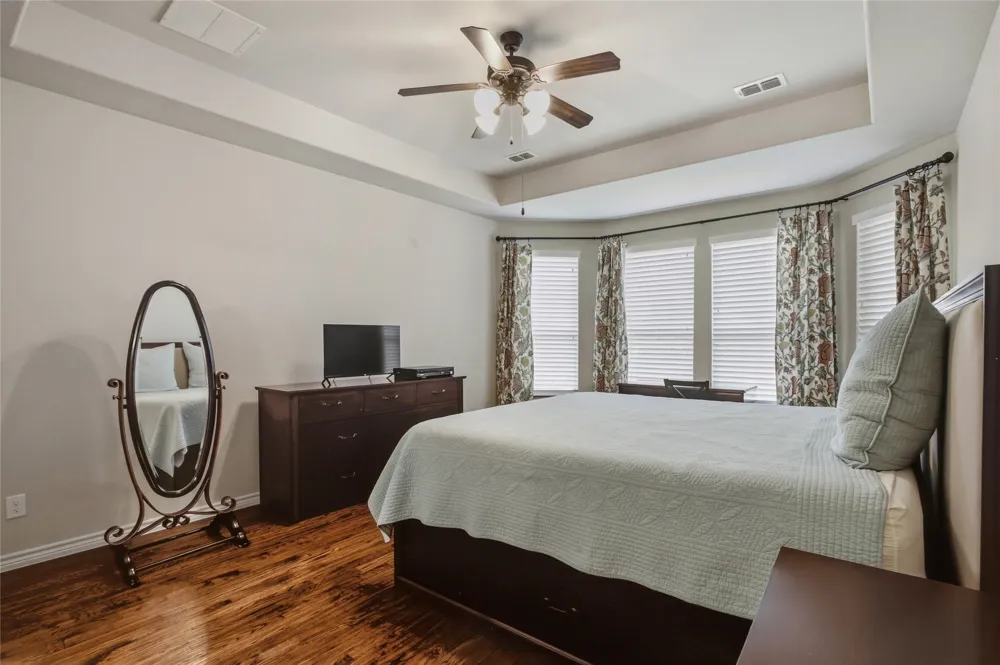 921 Viburnum Drive Fort Worth, TX 76131