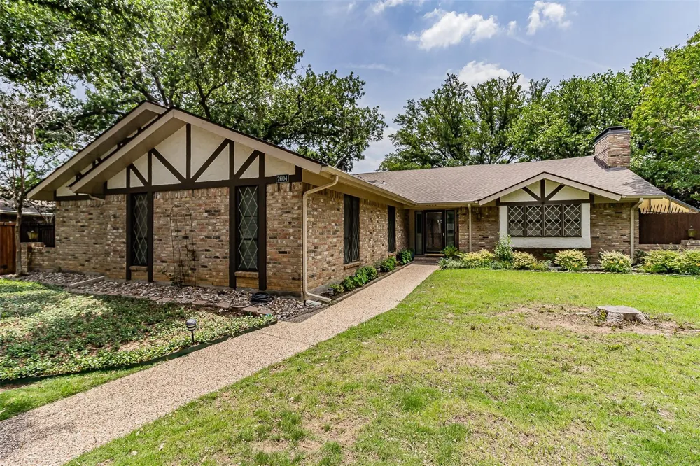 2604 Twinpost Court Irving, TX 75062