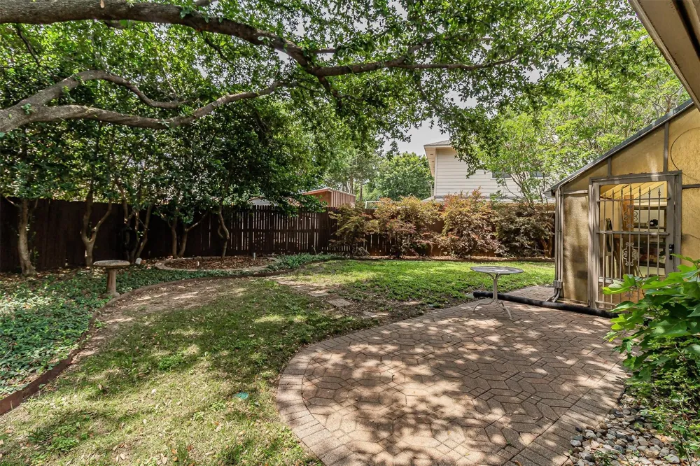 2604 Twinpost Court Irving, TX 75062