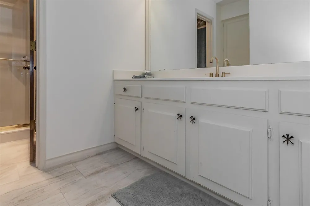 2604 Twinpost Court Irving, TX 75062