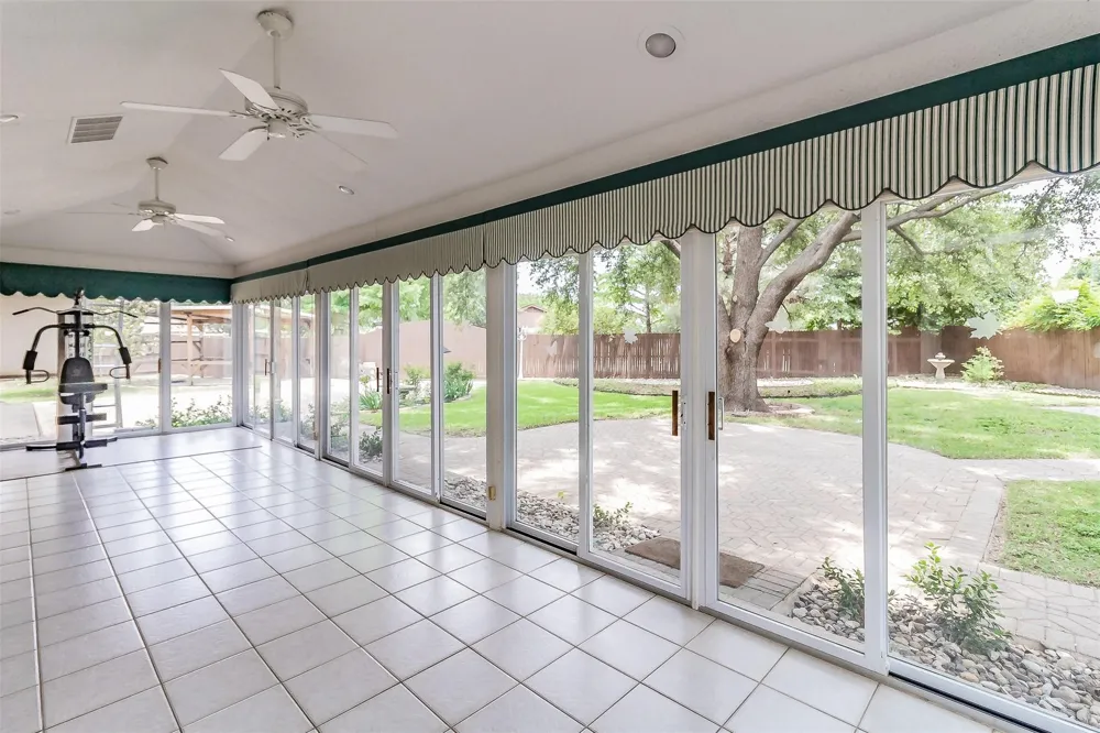 2604 Twinpost Court Irving, TX 75062