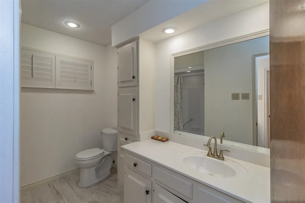 2604 Twinpost Court Irving, TX 75062