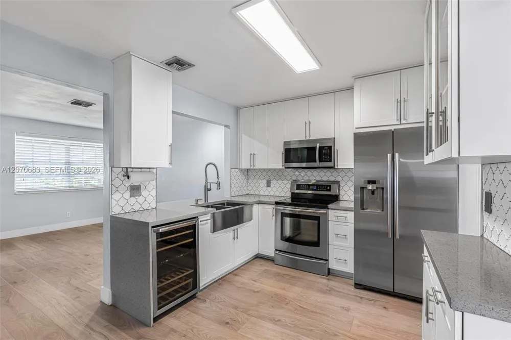 5001 SW 92nd Ter Cooper City, FL 33328