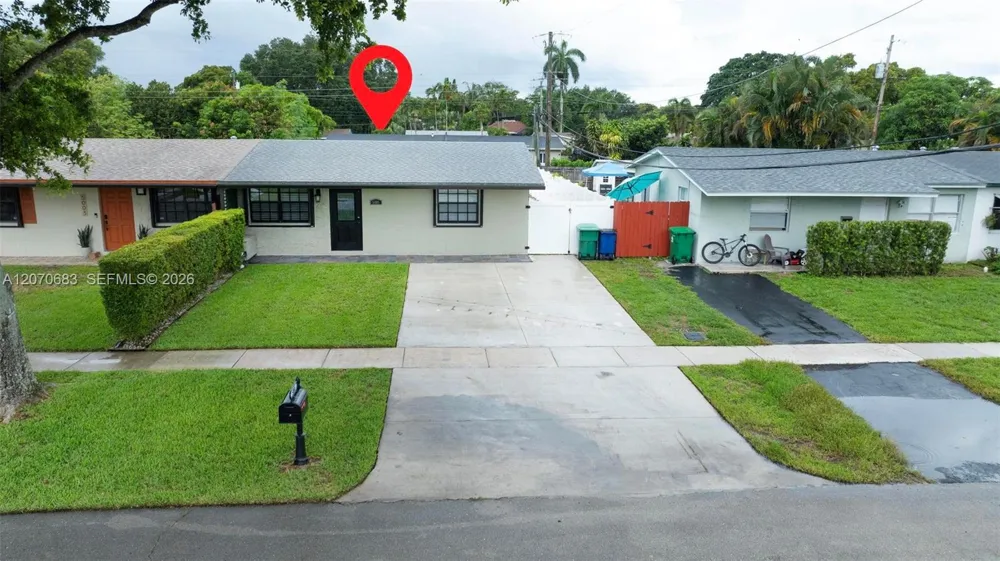 5001 SW 92nd Ter Cooper City, FL 33328