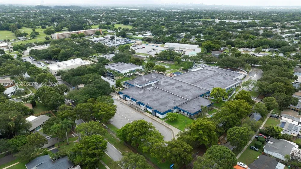 5001 SW 92nd Ter Cooper City, FL 33328