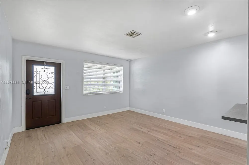 5001 SW 92nd Ter Cooper City, FL 33328