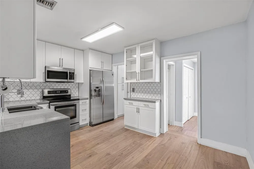 5001 SW 92nd Ter Cooper City, FL 33328