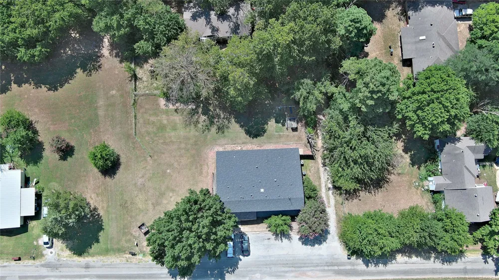 608 Beshears Calera, OK 74730
