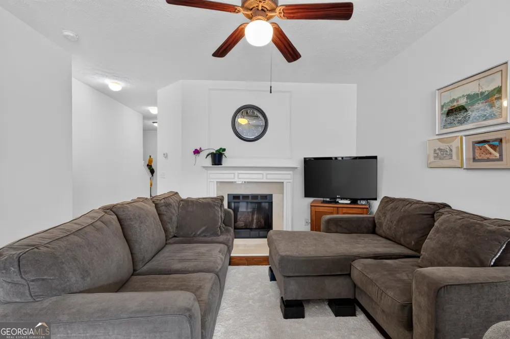 6647 Splashwater DR Flowery Branch, GA 30542