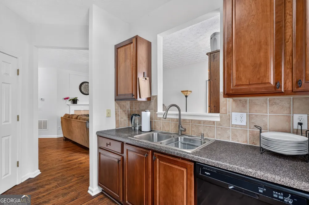 6647 Splashwater DR Flowery Branch, GA 30542