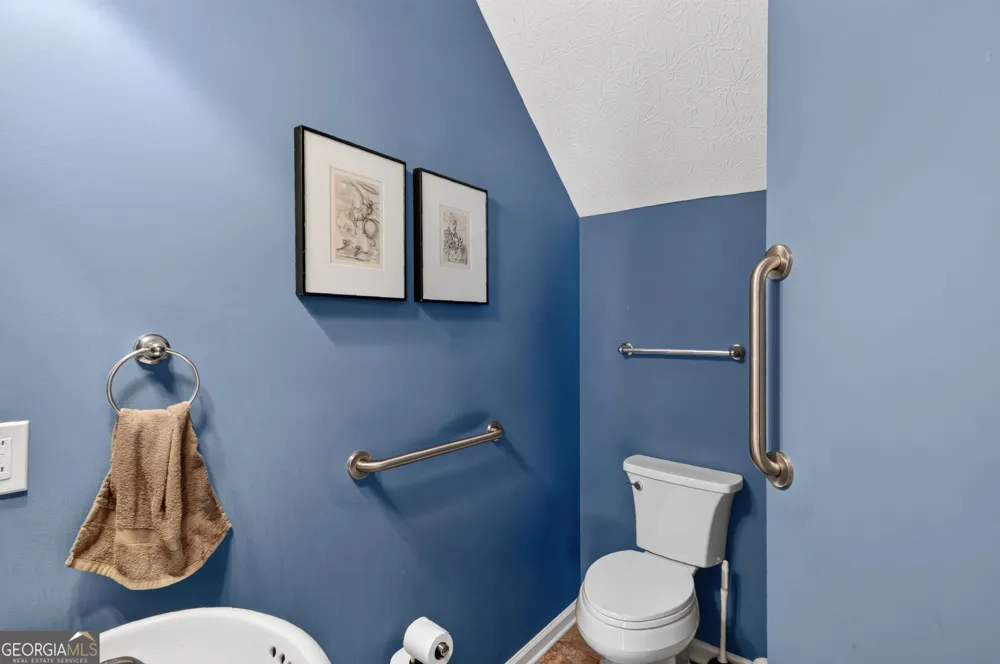 6647 Splashwater DR Flowery Branch, GA 30542