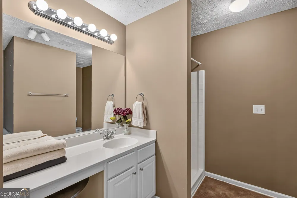 6647 Splashwater DR Flowery Branch, GA 30542