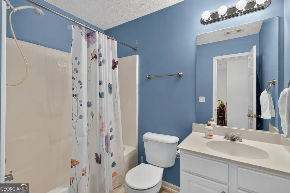 6647 Splashwater DR Flowery Branch, GA 30542