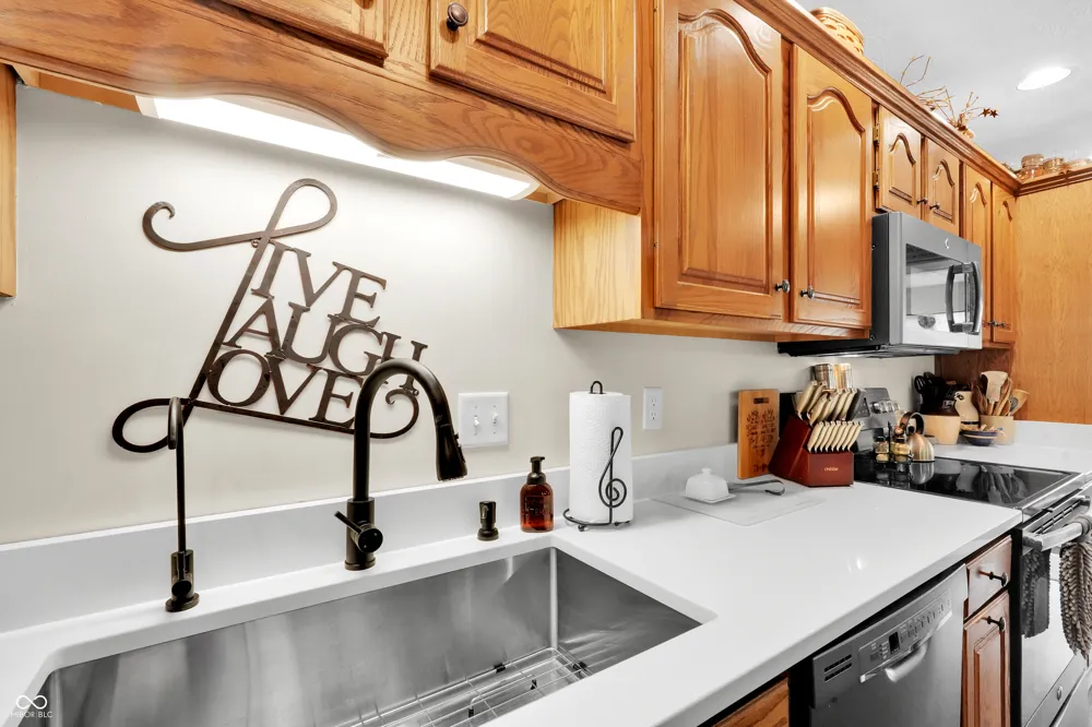 2927 Colony Lake West Drive Plainfield, IN 46168