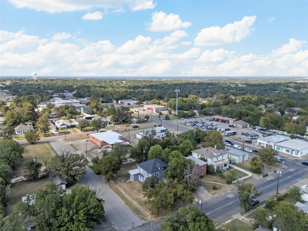 1825 Lyle Avenue Waco, TX 76708