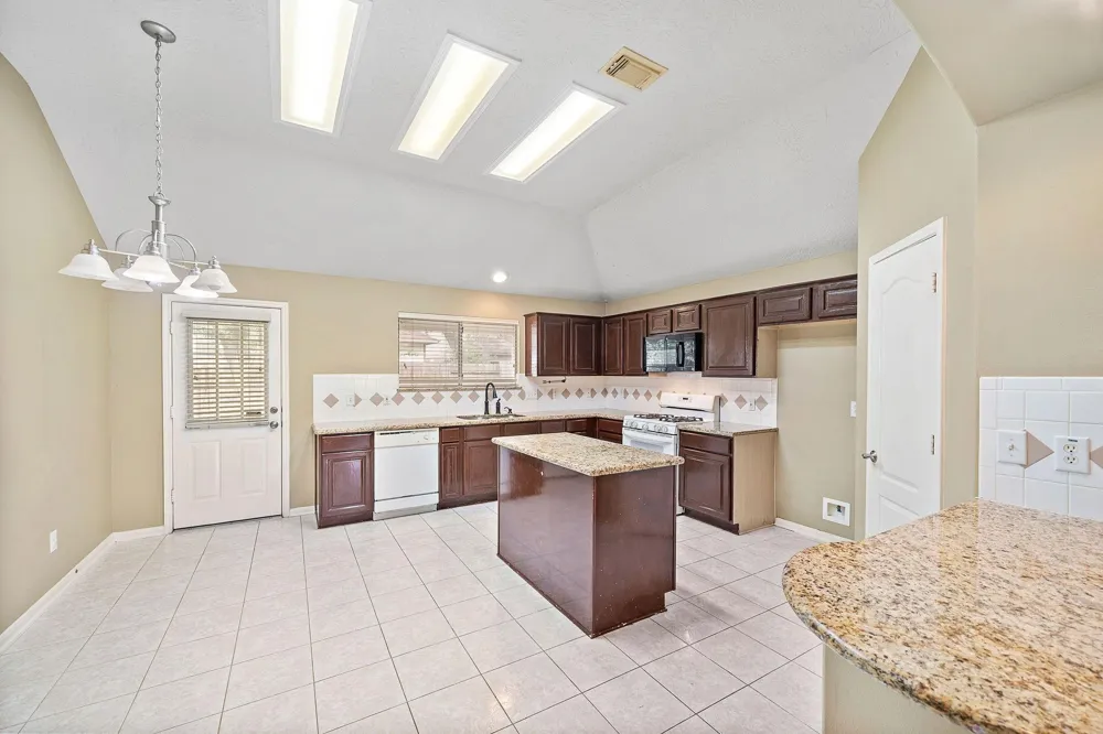 17110 Ginger Fields Lane Tomball, TX 77377