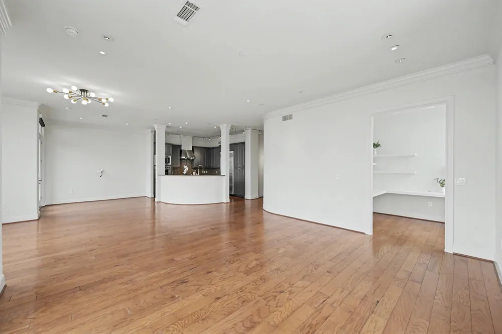 1419 Montrose Boulevard #702 Houston, TX 77019