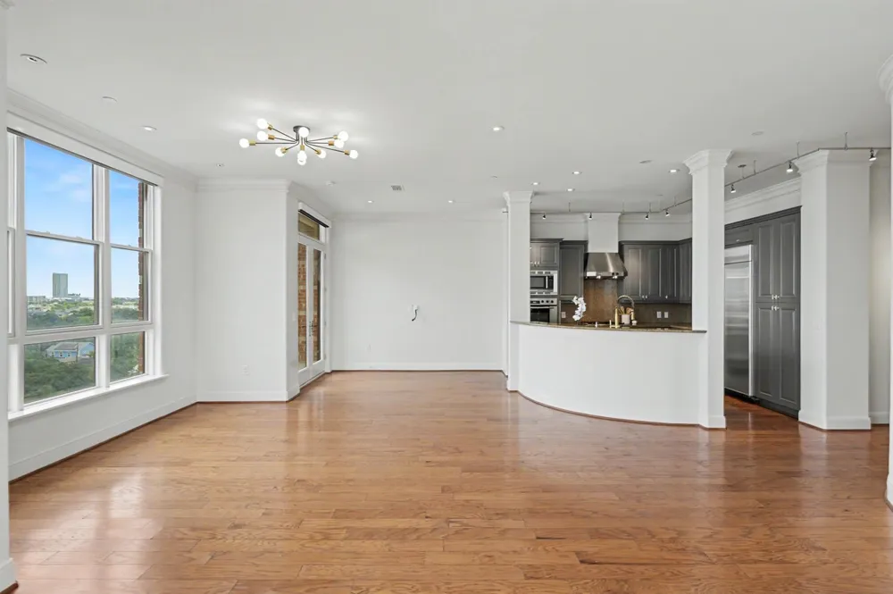 1419 Montrose Boulevard #702 Houston, TX 77019