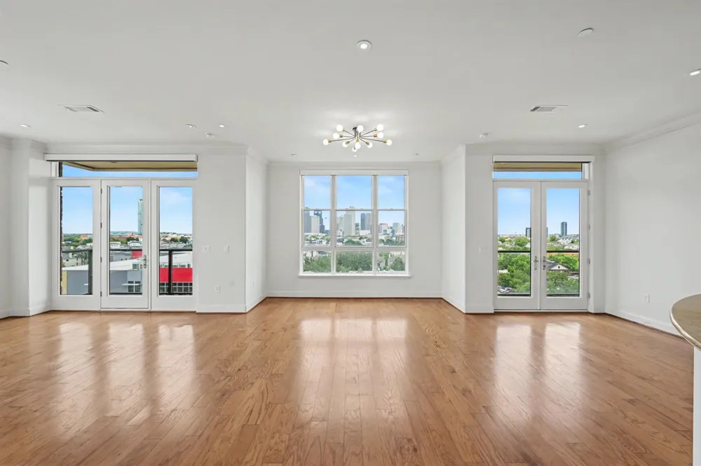 1419 Montrose Boulevard #702 Houston, TX 77019