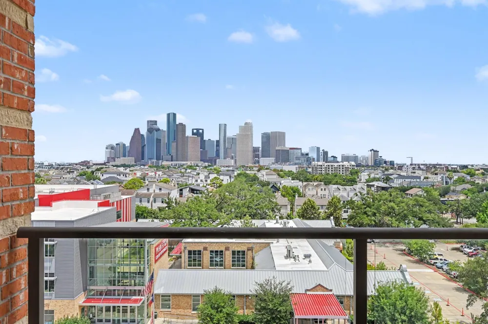 1419 Montrose Boulevard #702 Houston, TX 77019