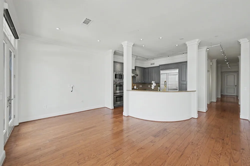 1419 Montrose Boulevard #702 Houston, TX 77019