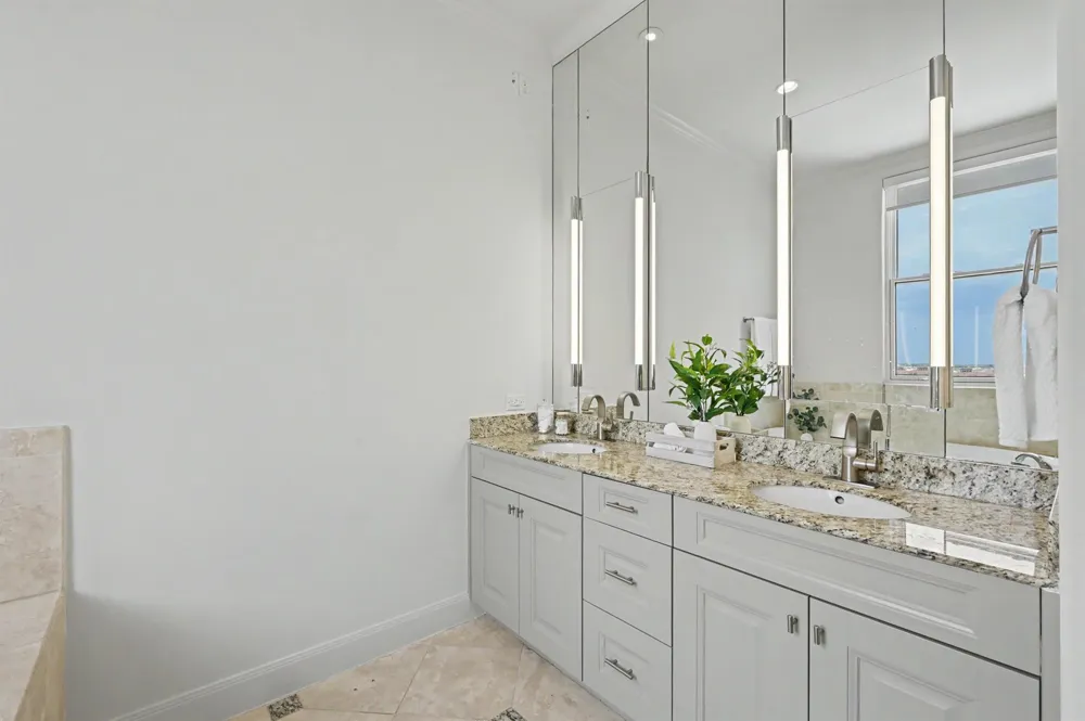 1419 Montrose Boulevard #702 Houston, TX 77019