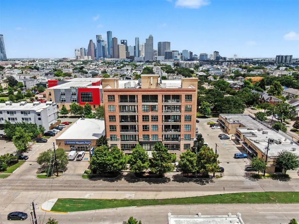 1419 Montrose Boulevard #702 Houston, TX 77019
