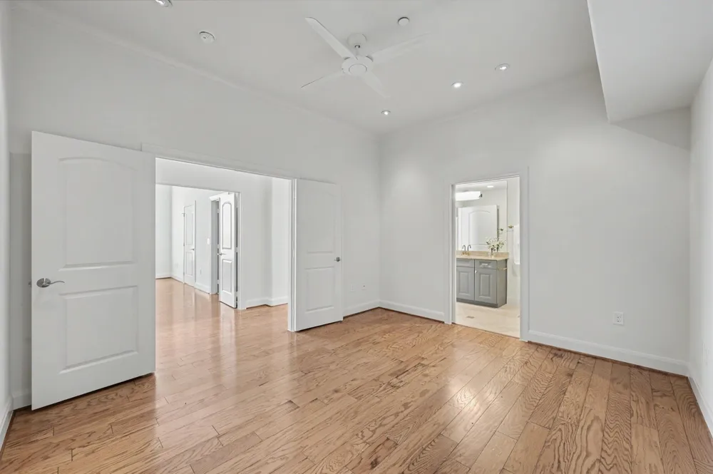 1419 Montrose Boulevard #702 Houston, TX 77019