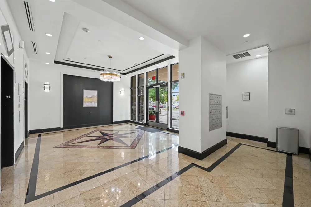 1419 Montrose Boulevard #702 Houston, TX 77019