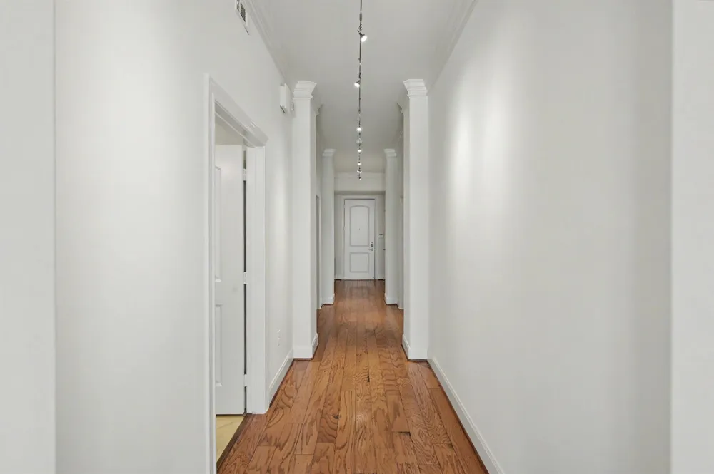 1419 Montrose Boulevard #702 Houston, TX 77019