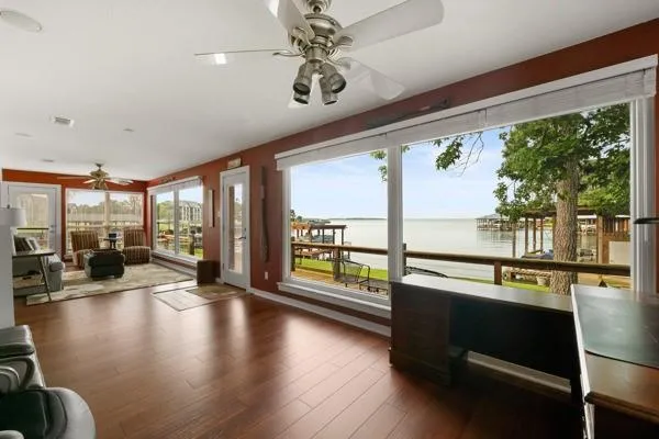 153 Lakeshore Drive Onalaska, TX 77360