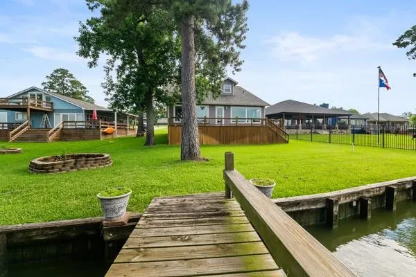 153 Lakeshore Drive Onalaska, TX 77360