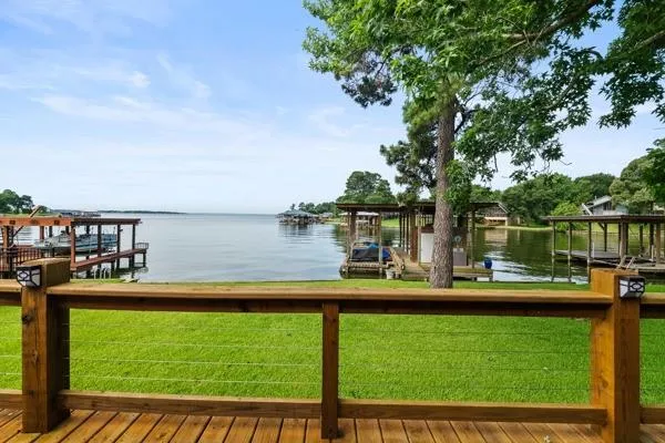 153 Lakeshore Drive Onalaska, TX 77360