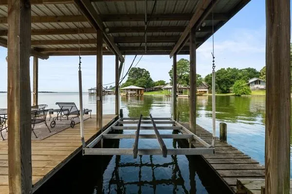 153 Lakeshore Drive Onalaska, TX 77360
