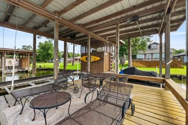 153 Lakeshore Drive Onalaska, TX 77360