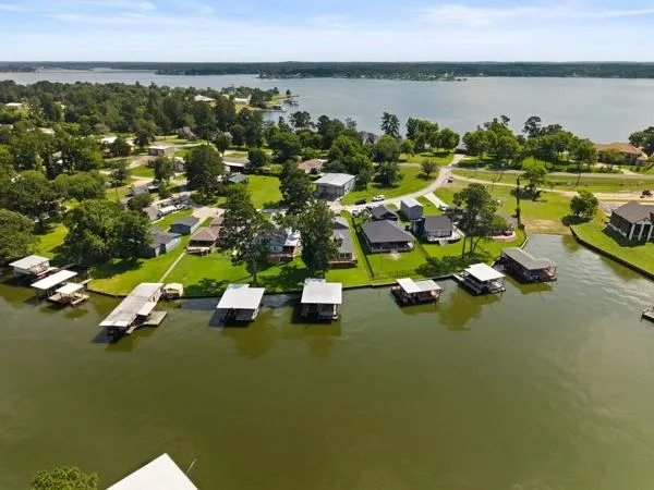 153 Lakeshore Drive Onalaska, TX 77360