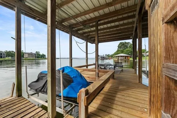 153 Lakeshore Drive Onalaska, TX 77360