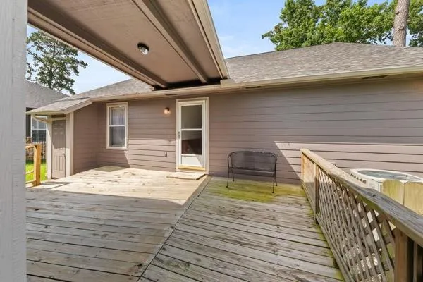 153 Lakeshore Drive Onalaska, TX 77360