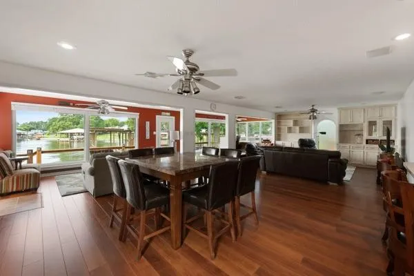 153 Lakeshore Drive Onalaska, TX 77360