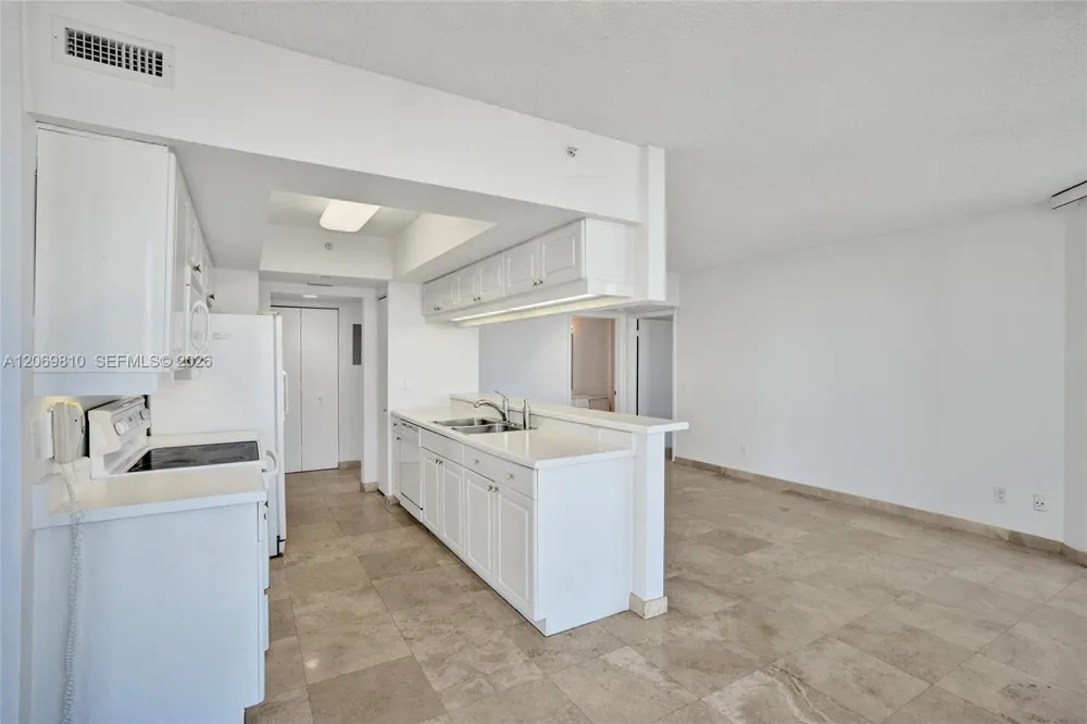 21205 Yacht Club Dr #2310 Aventura, FL 33180