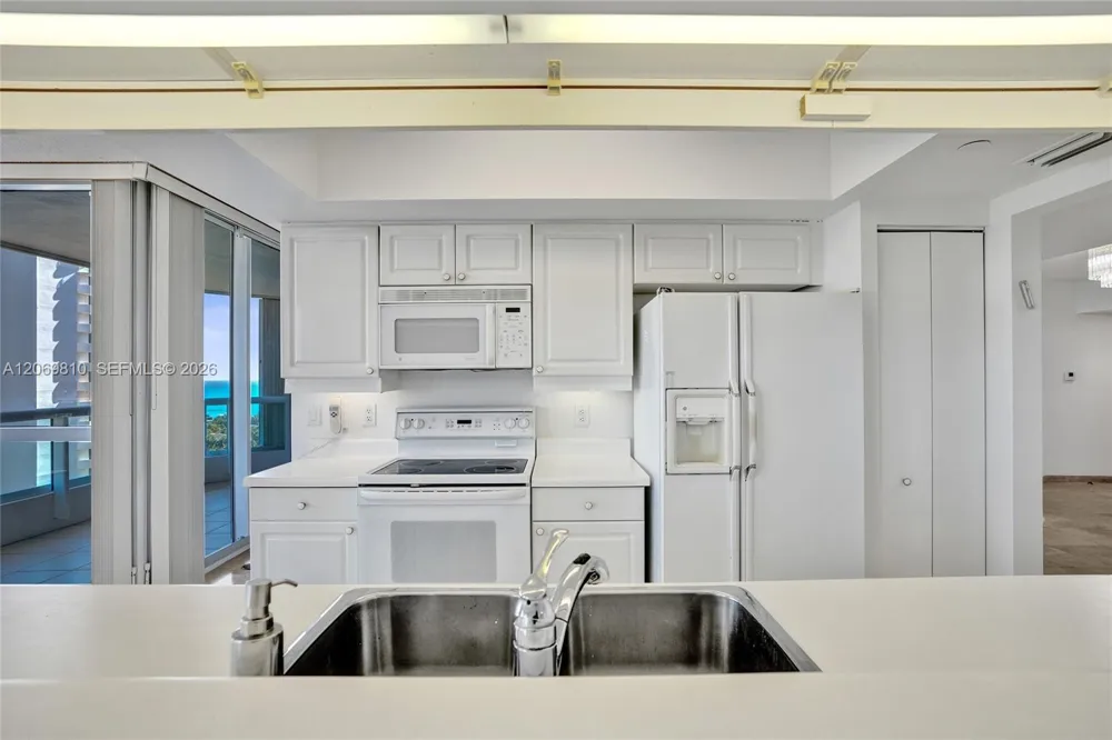 21205 Yacht Club Dr #2310 Aventura, FL 33180