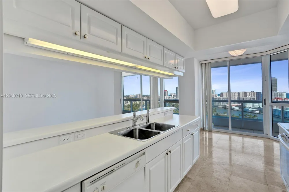 21205 Yacht Club Dr #2310 Aventura, FL 33180