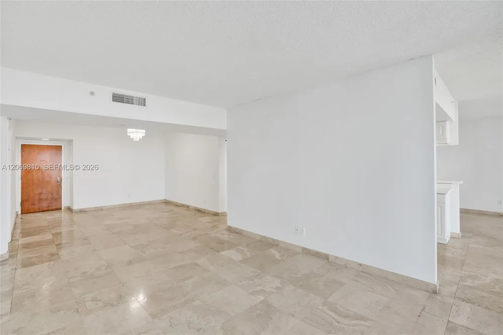 21205 Yacht Club Dr #2310 Aventura, FL 33180