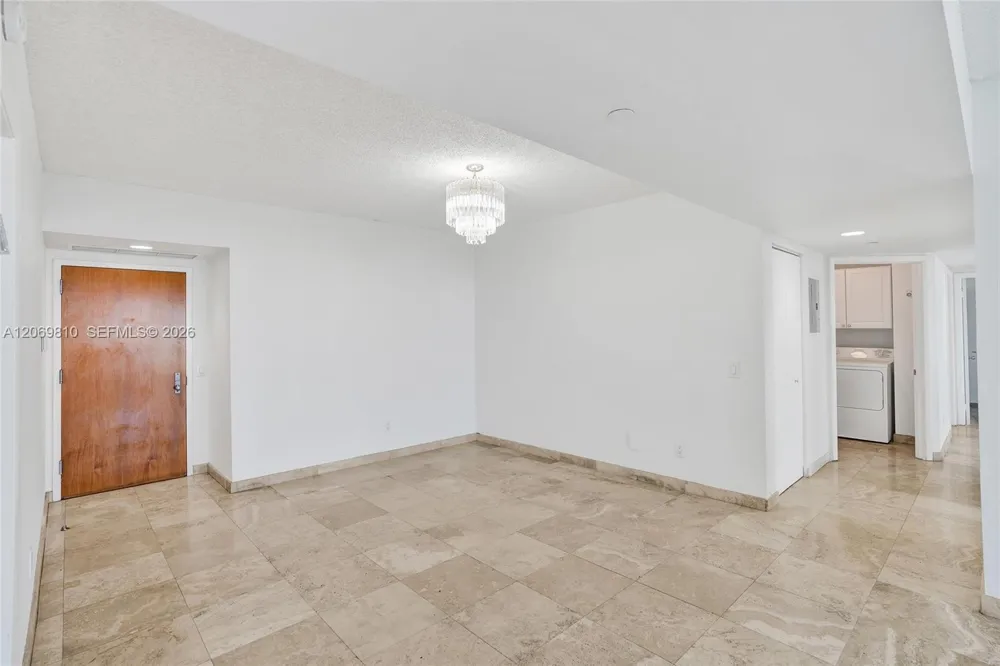 21205 Yacht Club Dr #2310 Aventura, FL 33180